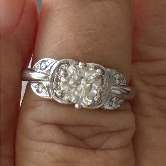 14K white gold ring with a 1.1 carat diamond, - Picture 1 of 8